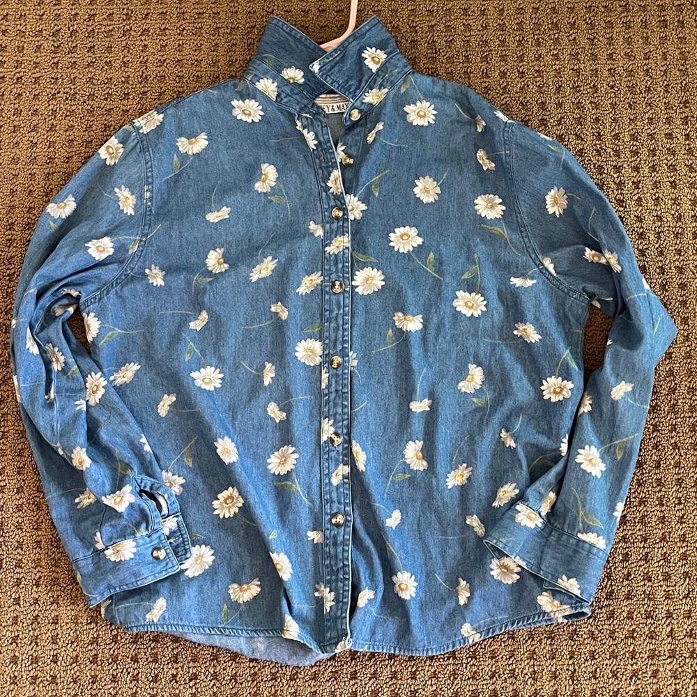 American Vintage Denim Button-Down Shirt with White Daisy Print